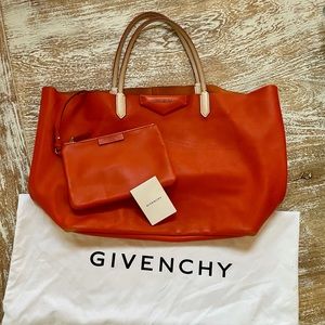 $1900 Givenchy Antigona Leather XL Shopper